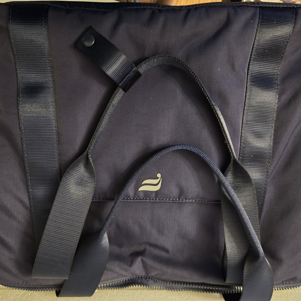 Fabletics NAVY blue Everyday Tote.